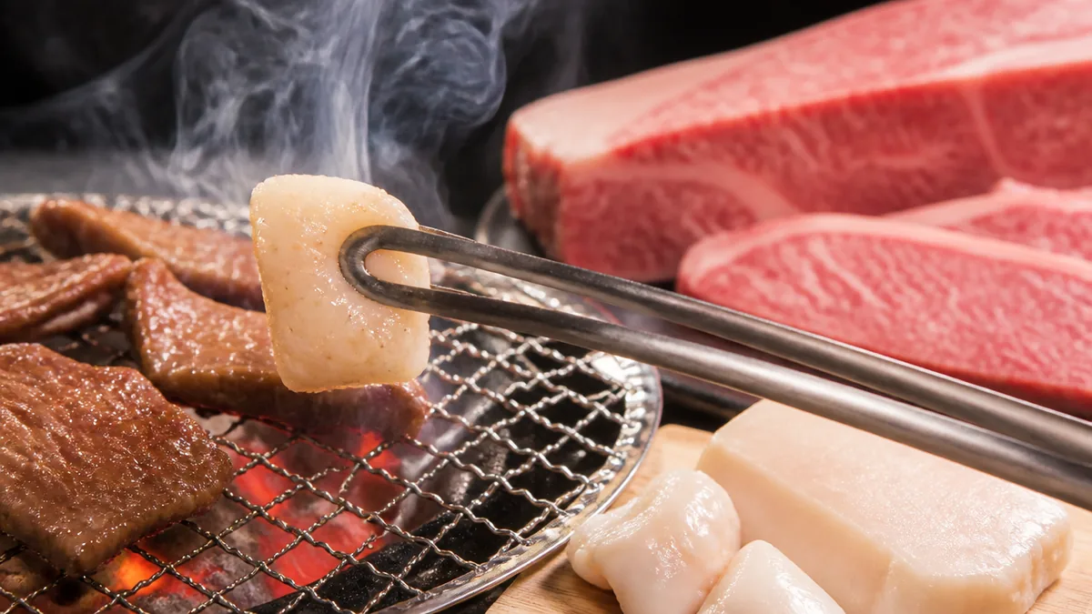 牛脂とは牛の脂肪を精製した「食べられる油」のことの解説画像